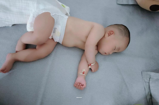 屯昌四个月宝宝不爱笑